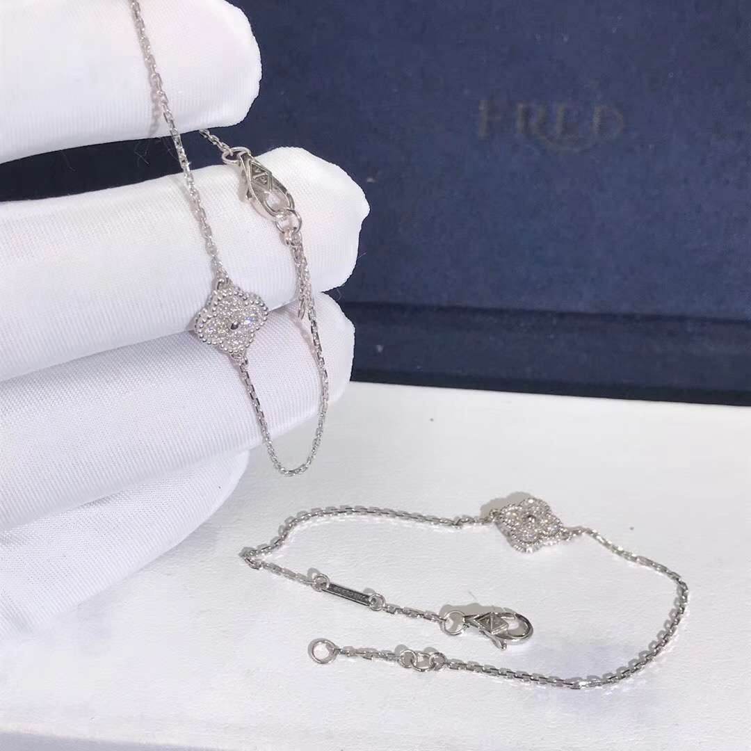 Van Cleef&Arpels Sweet Alhambra 1 motifs Bracelet 18K White Gold Full Diamonds VCARO85600