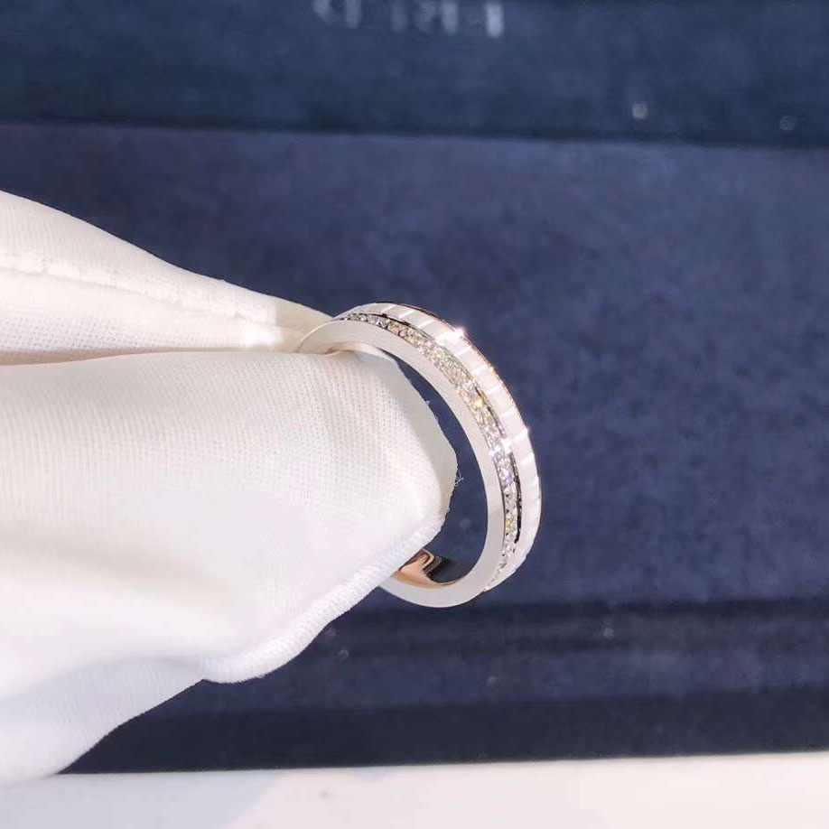 Boucheron Quatre Slimest Ring 18K Rose Gold With One Round Diamonds White Ceramic JAL00237