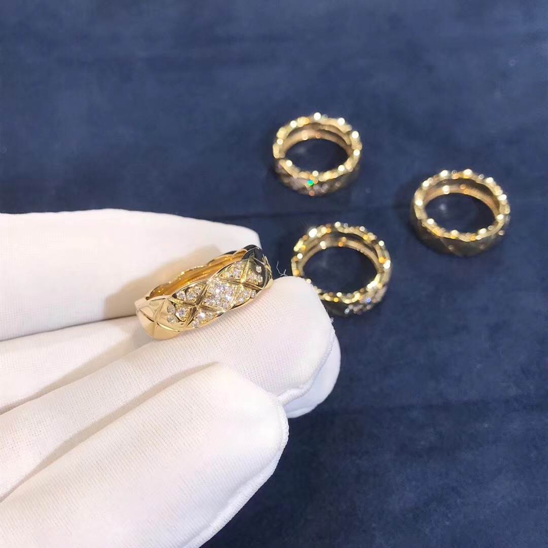 Chanel COCO CRUSH Ring 18K Yellow Gold With Diamond J10864